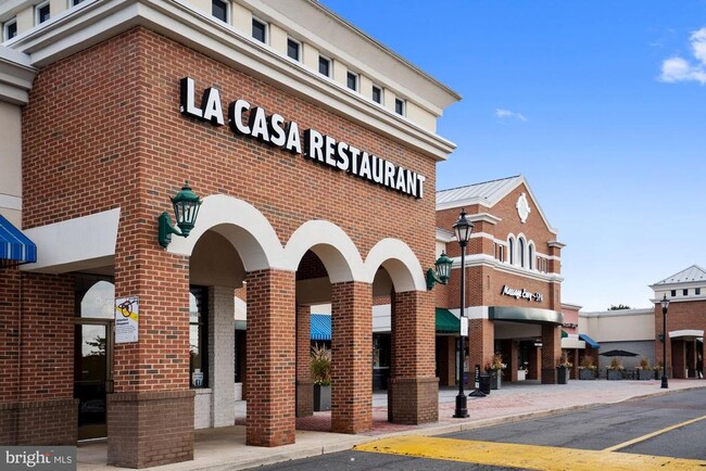 Building Photo - 200 N Pickett St