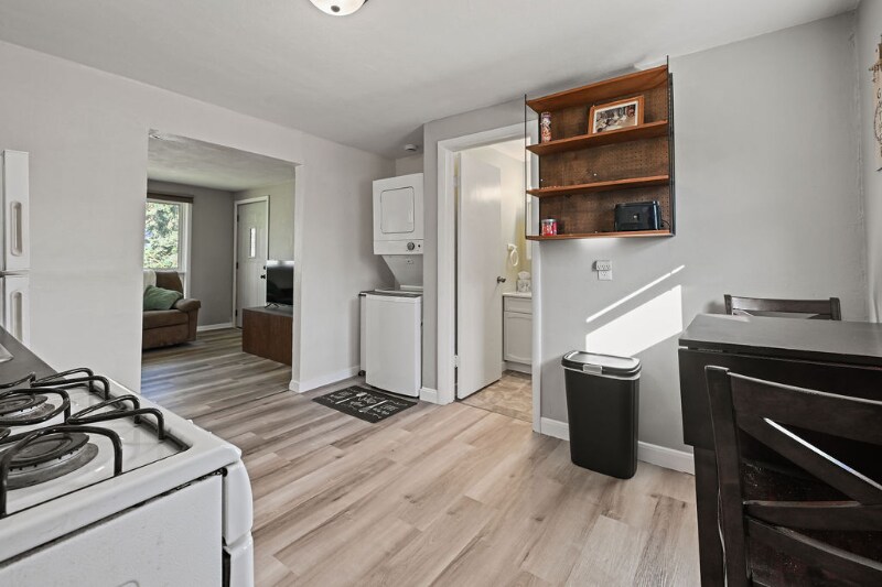 Building Photo - 815 N 29th Ave