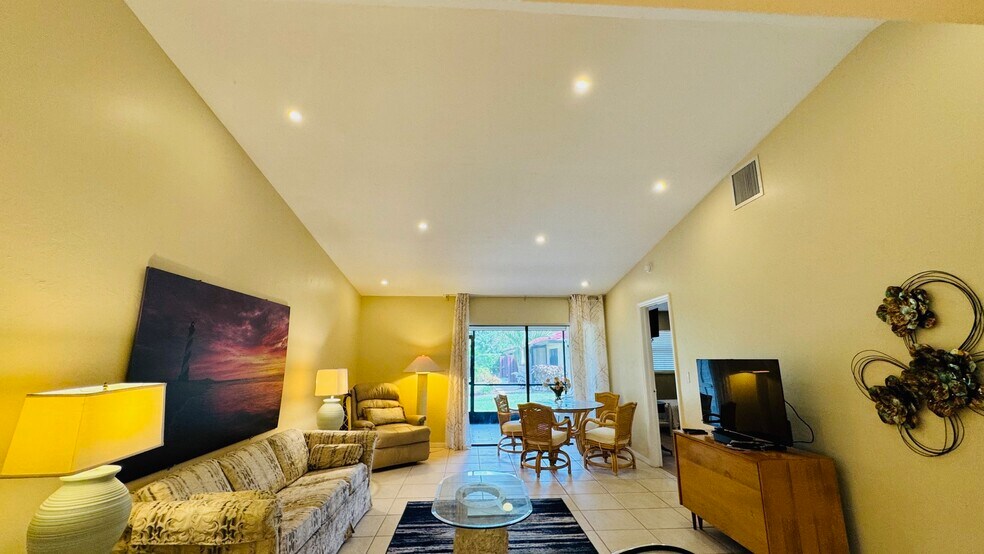 Building Photo - 2024 Pine Isle Ln