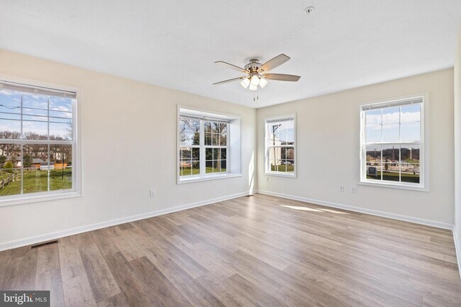 Building Photo - 809 Rising Sun Ln