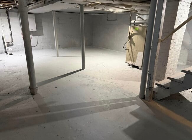 Building Photo - 1417 KNIGHT