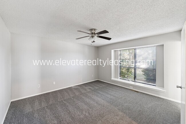 Building Photo - 11168 S Douglas Ave