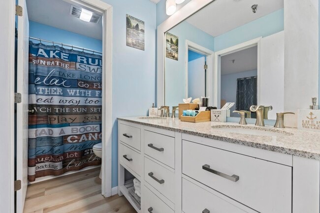 Building Photo - 131 Lake St