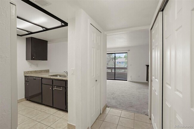 Building Photo - 14120 E Temple Dr