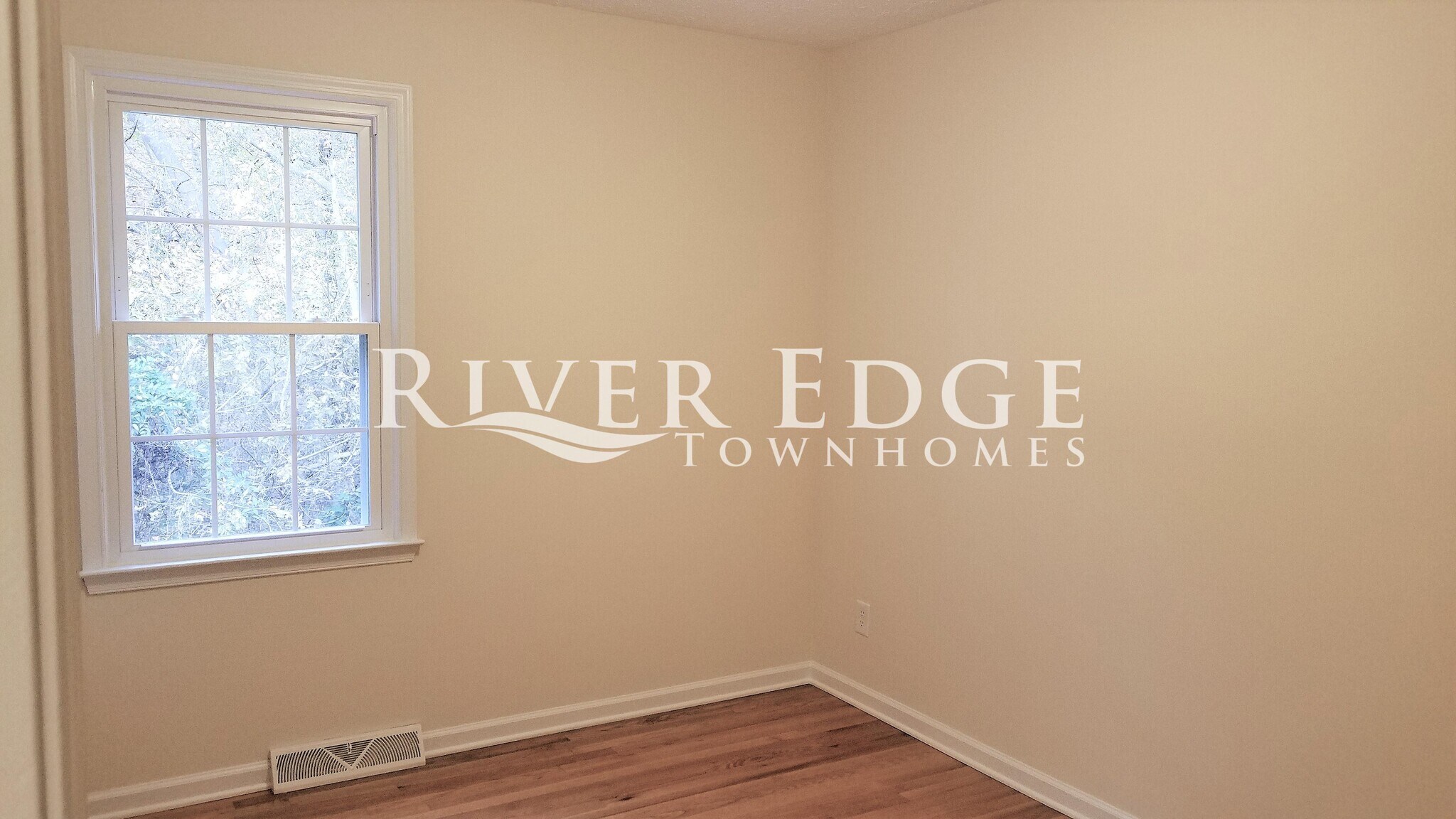Building Photo - 508 Lusardi Dr