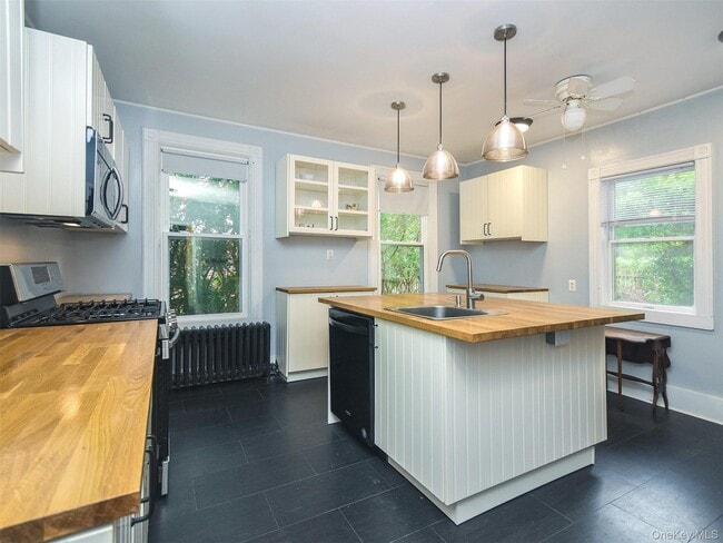 Building Photo - 27 Summit Ave