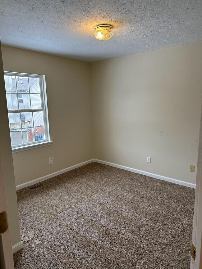 Building Photo - 3853 Sugar Creek Dr