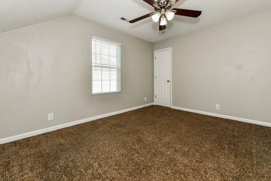 Building Photo - 5082 Cornelius Dr
