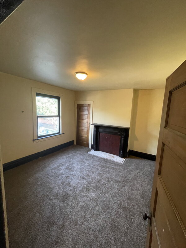 Building Photo - 1250 Blackadore Ave