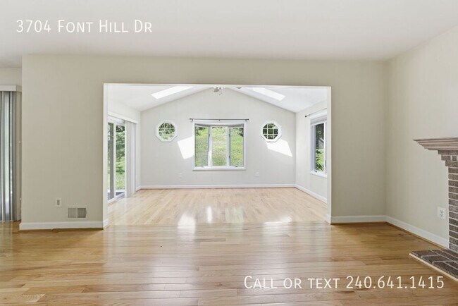 Building Photo - 3704 Font Hill Dr