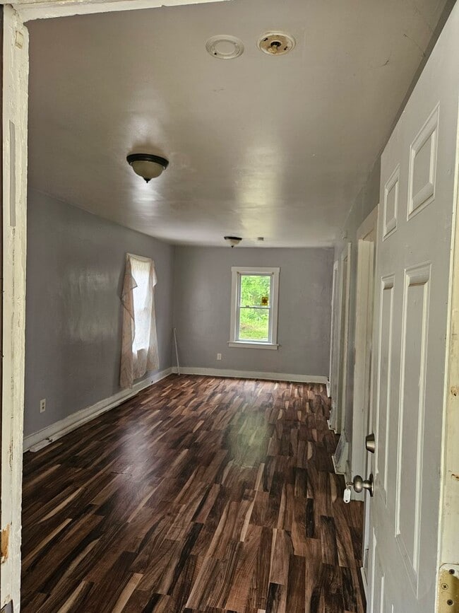 Building Photo - 2 bedroom/ 1 bathroom Detroit's Westside Home