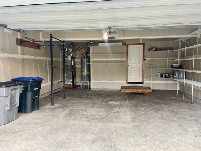 Building Photo - In town Poulsbo...close to everything! Bri...