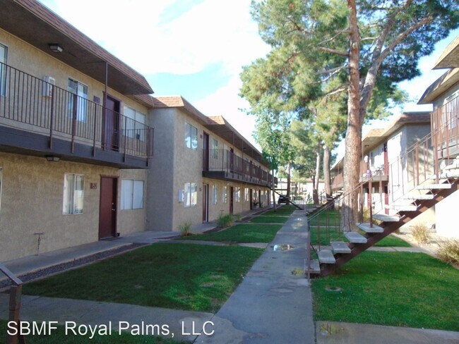 Building Photo - 5902 W Royal Palm Rd