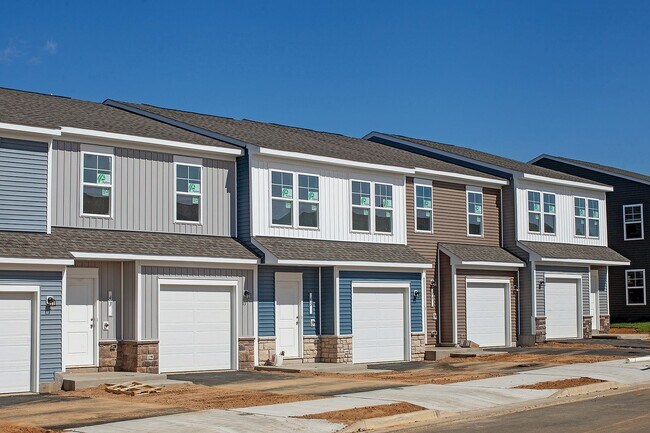 Building Photo - New Dog-Friendly Greene Co Townhome - Be The First To Live Here!