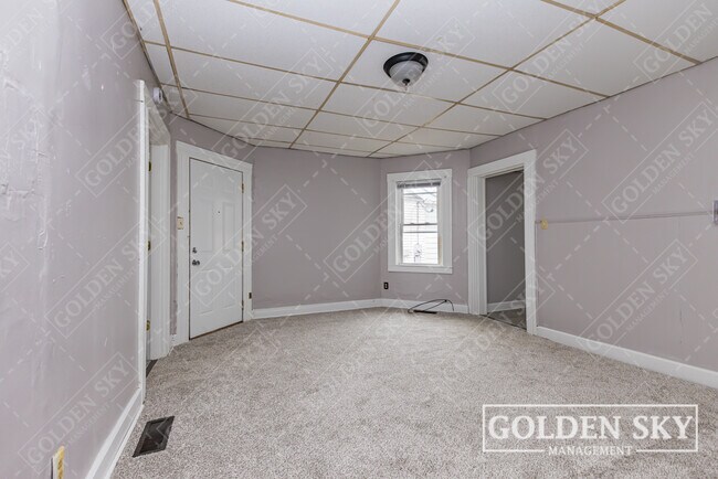 Building Photo - 230 Kinsey St