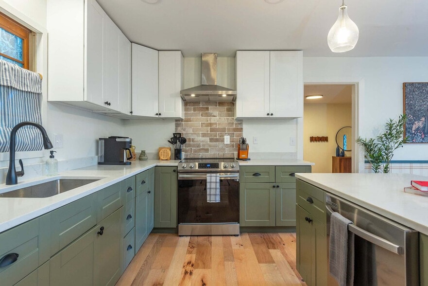 Building Photo - 32 Whitaker View Rd