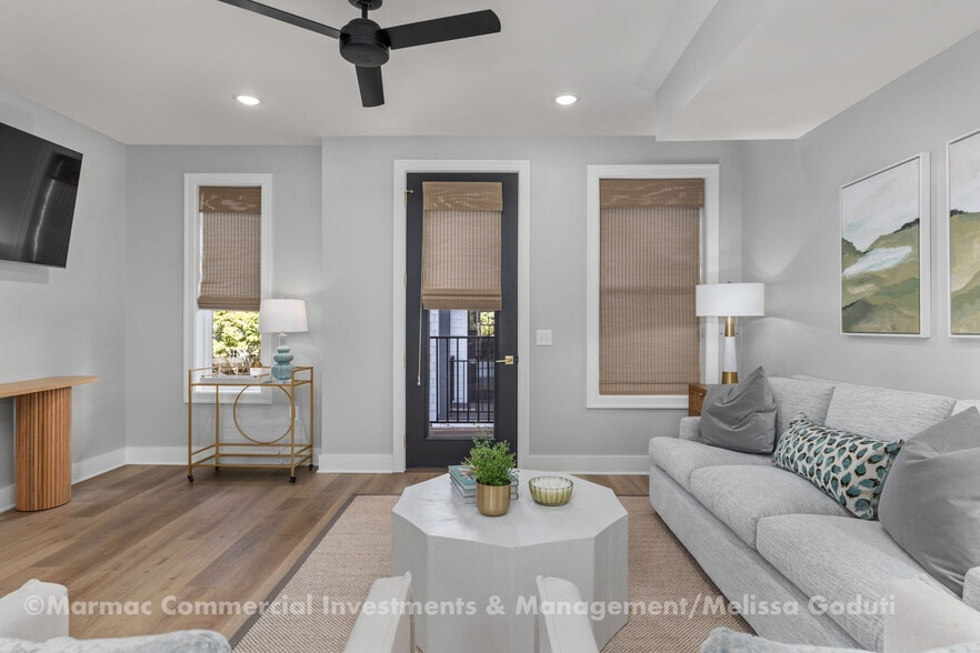 Building Photo - 154 N Poplar St