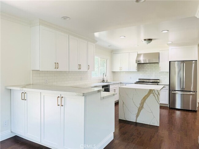 Building Photo - 23861 Crosson Dr