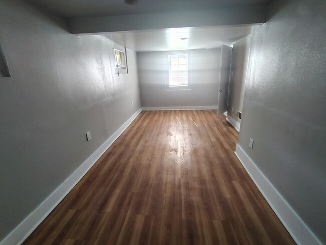 Building Photo - 514 Sheridan St
