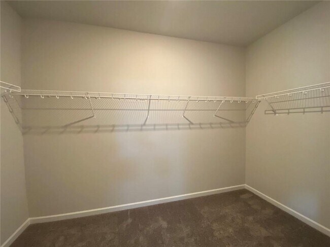 Building Photo - 5037 Silver Fox Trl