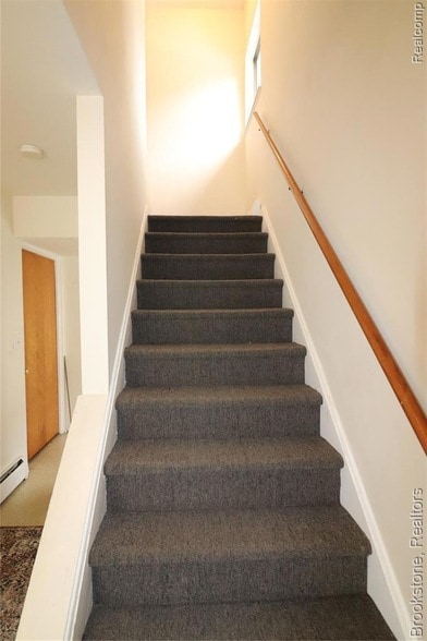 Building Photo - 2 Glendale Dr