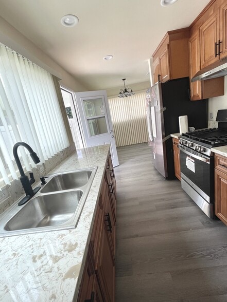 Building Photo - 7949 Clearfield Ave