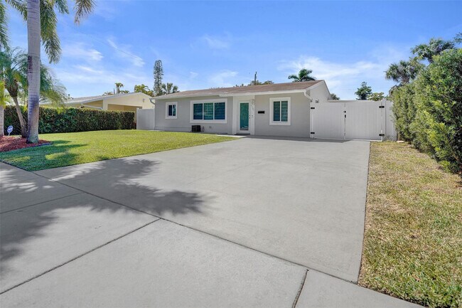 Building Photo - 6101 NE 7th Ave