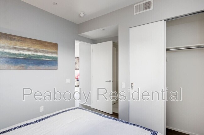 Building Photo - 2422 17th St NW