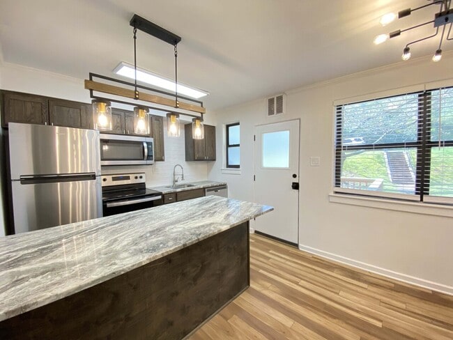 Building Photo - Faris Ridge Condominiums