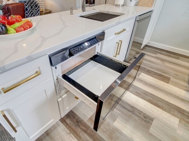 Building Photo - 43 Conforti Ave