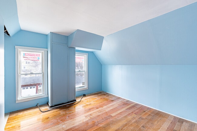 Building Photo - 83 Ridgeway Ave