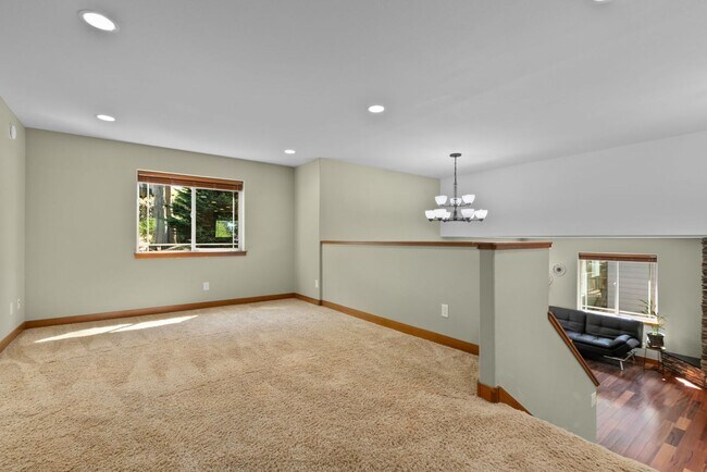 Building Photo - 3 Bed, 3 Bath Custom Built Home in Sudden Valley