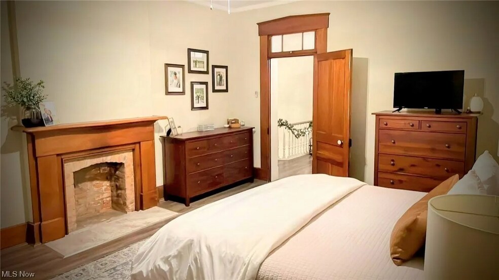 Building Photo - 501 5th St