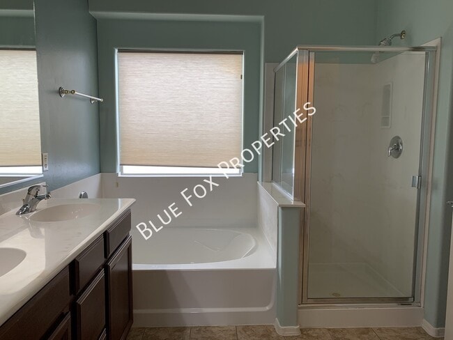 Building Photo - 11921 N Cantata Dr