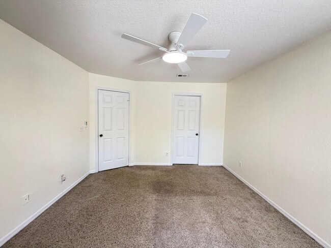Building Photo - Condo for rent on SANDLAKE PRIVATE RESIDENCES