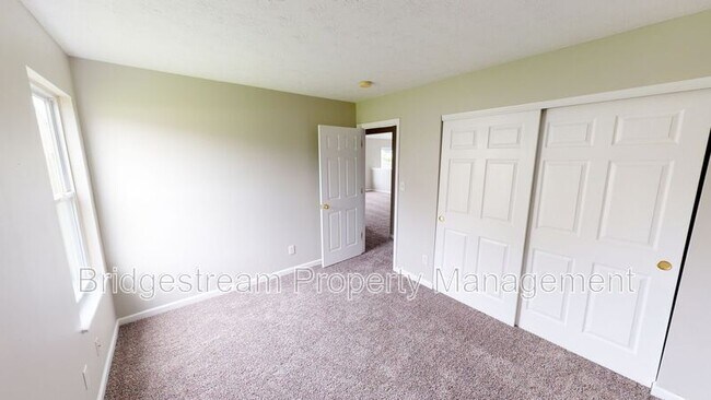 Building Photo - 8694 Plum Creek Ct