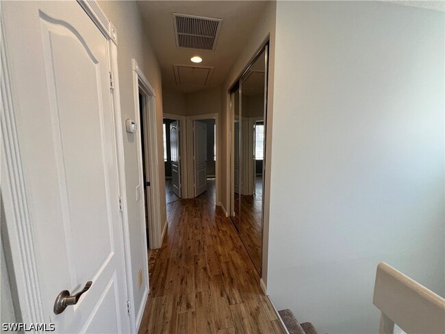 Building Photo - 5365 Cove Cir