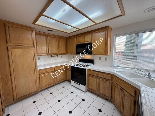 Building Photo - 42456 Coronet Ct