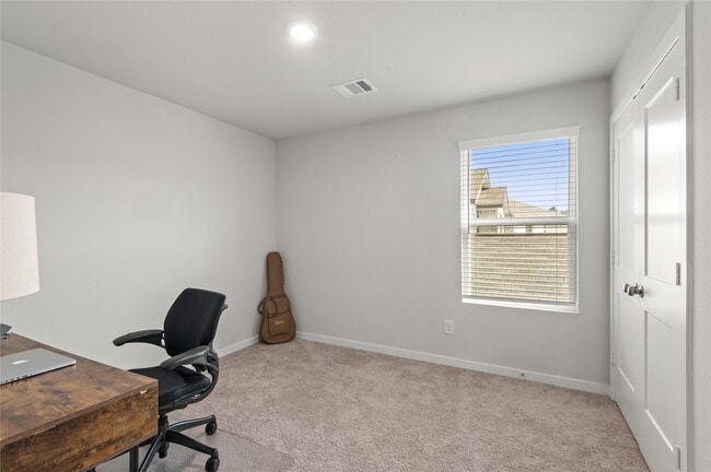 Building Photo - 123 Alset Dr