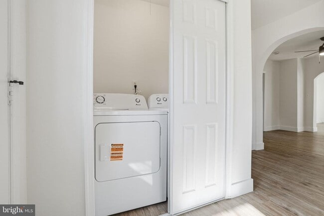 Building Photo - 1942 Ford Rd