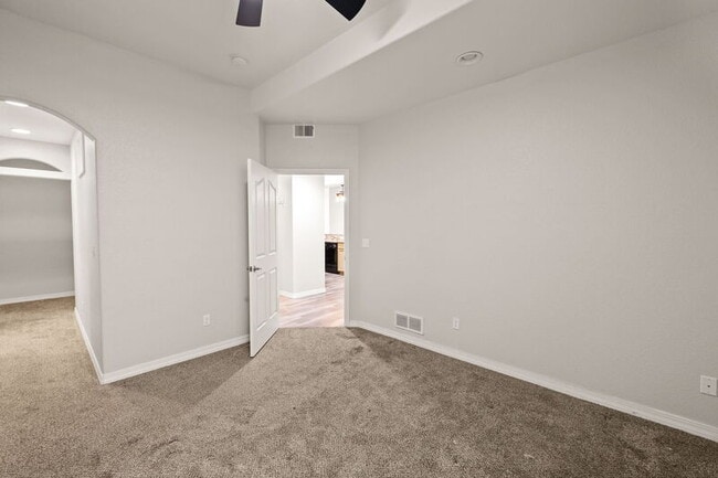 Building Photo - 6679 Bethesda Point