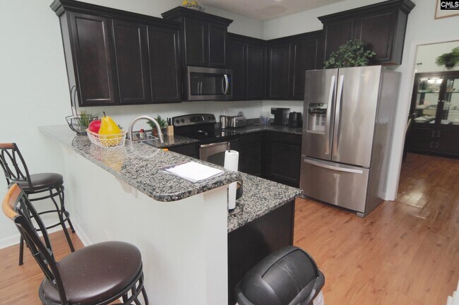 Building Photo - 212 Glossy Green Ln