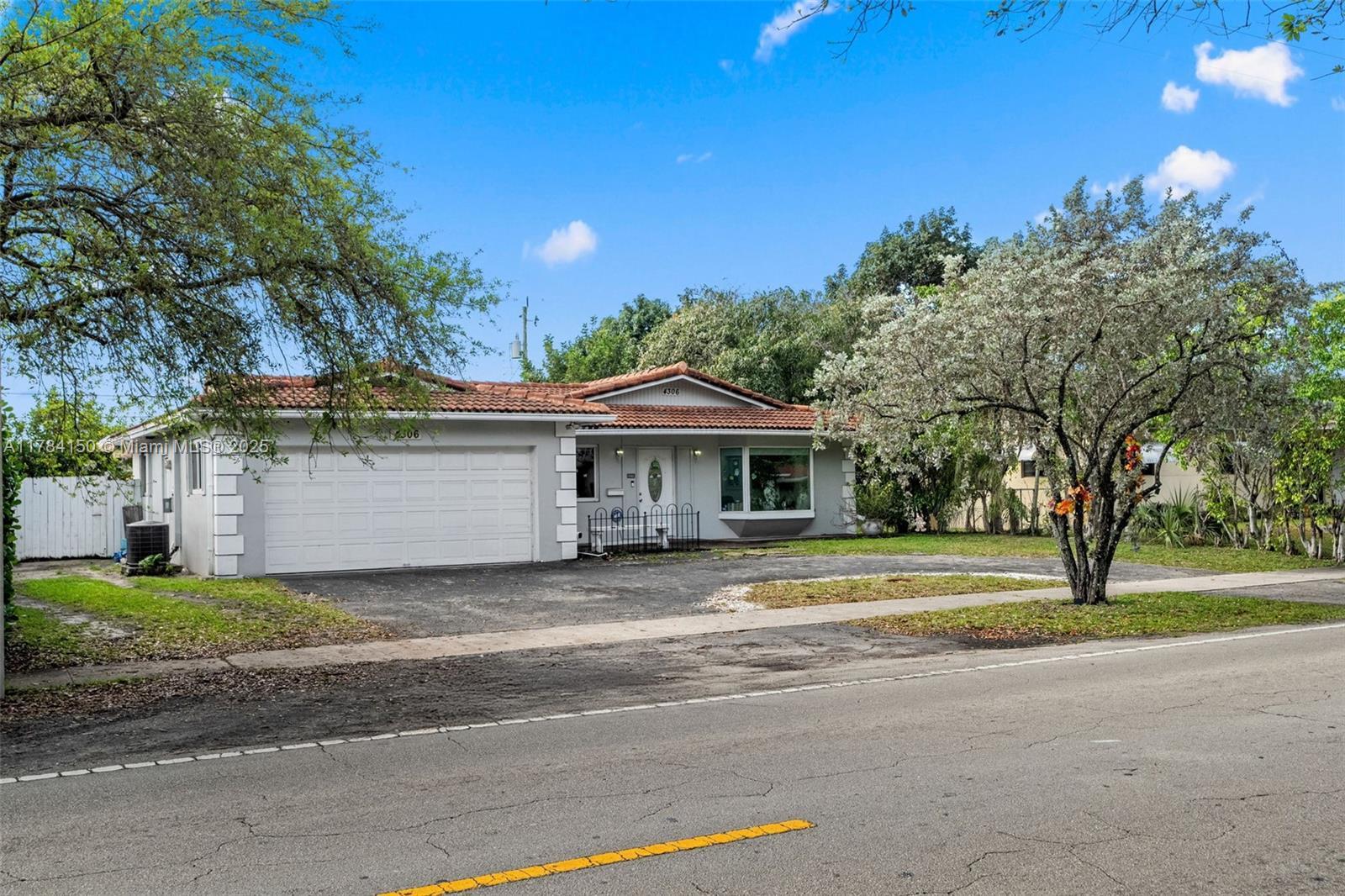 Building Photo - 4306 Johnson St
