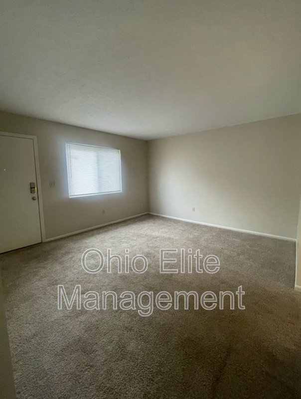 Building Photo - 2450 Hiawatha St