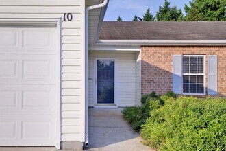 Building Photo - Spacious Rancher in Quiet Cul-de-sac