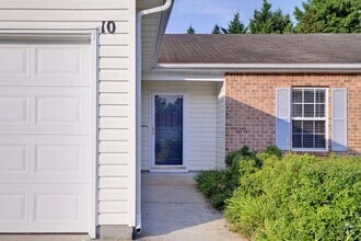 Building Photo - Spacious Rancher in Quiet Cul-de-sac