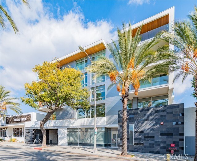Building Photo - 482 S Arroyo Pkwy