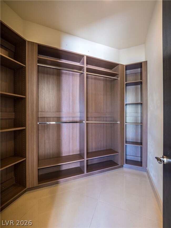 Building Photo - 7447 Yonie Ct