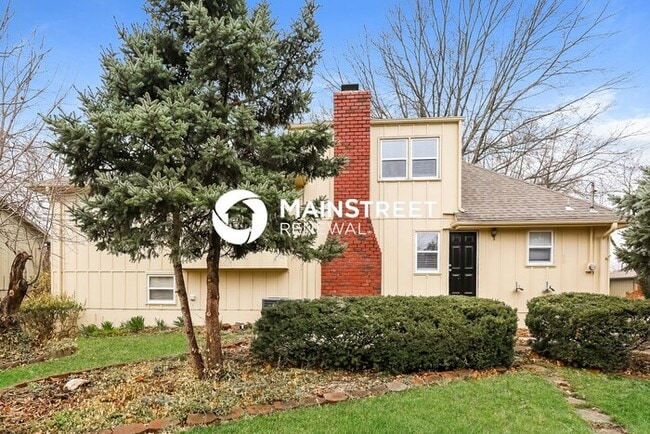 Building Photo - 4 Bedroom Pet-Friendly Home in Independence, MO with Main Street Renewal
