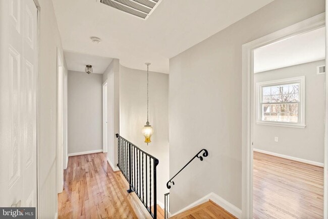 Building Photo - 9356 Birchwood Ct